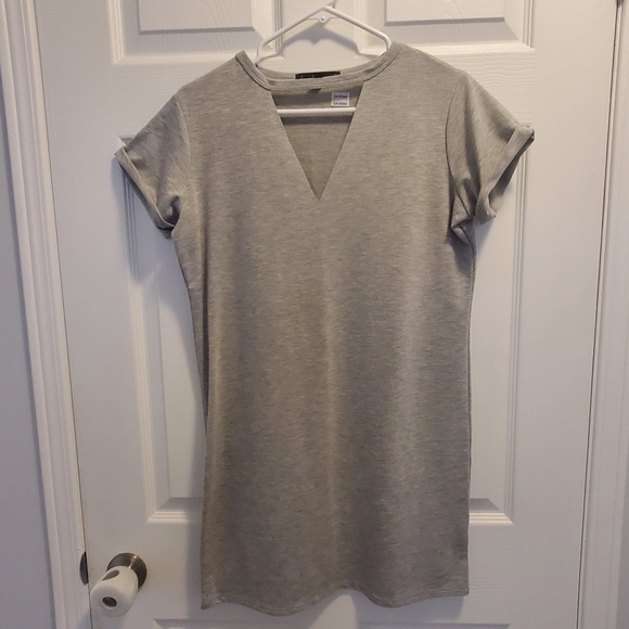 Derek Heart V Neck Cut Out Tunic - Picture 2 of 5